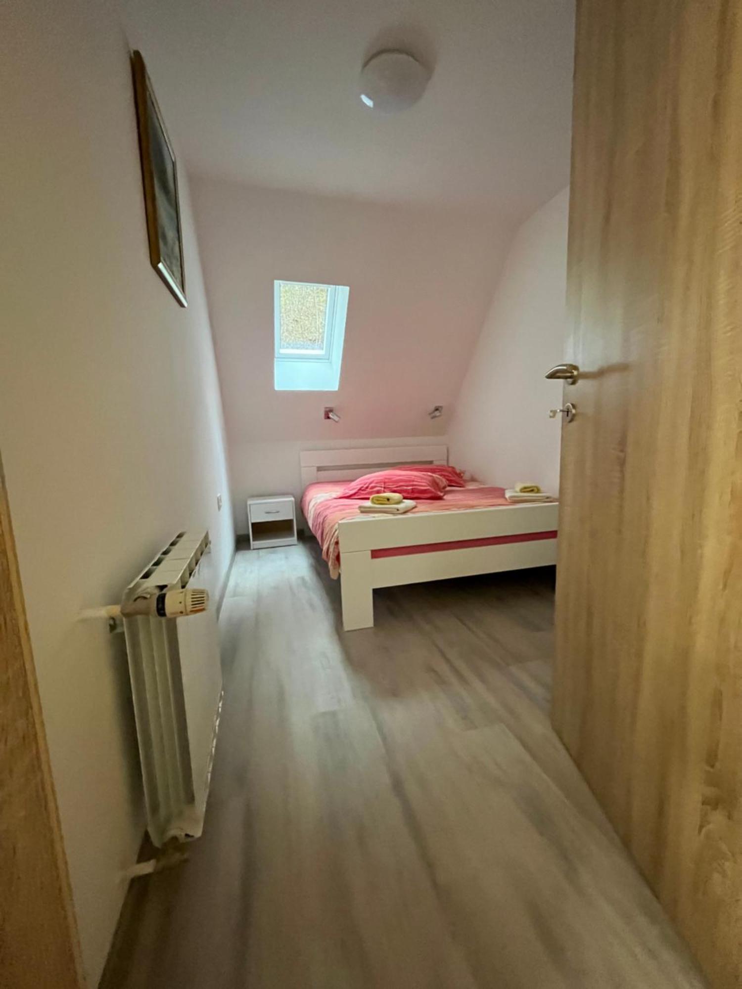 Apartmaji In Sobe Cuder Hotel Soča Kamer foto